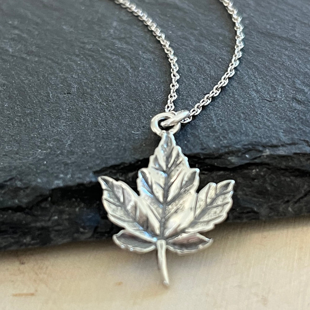 Maple leaf Necklace-1089