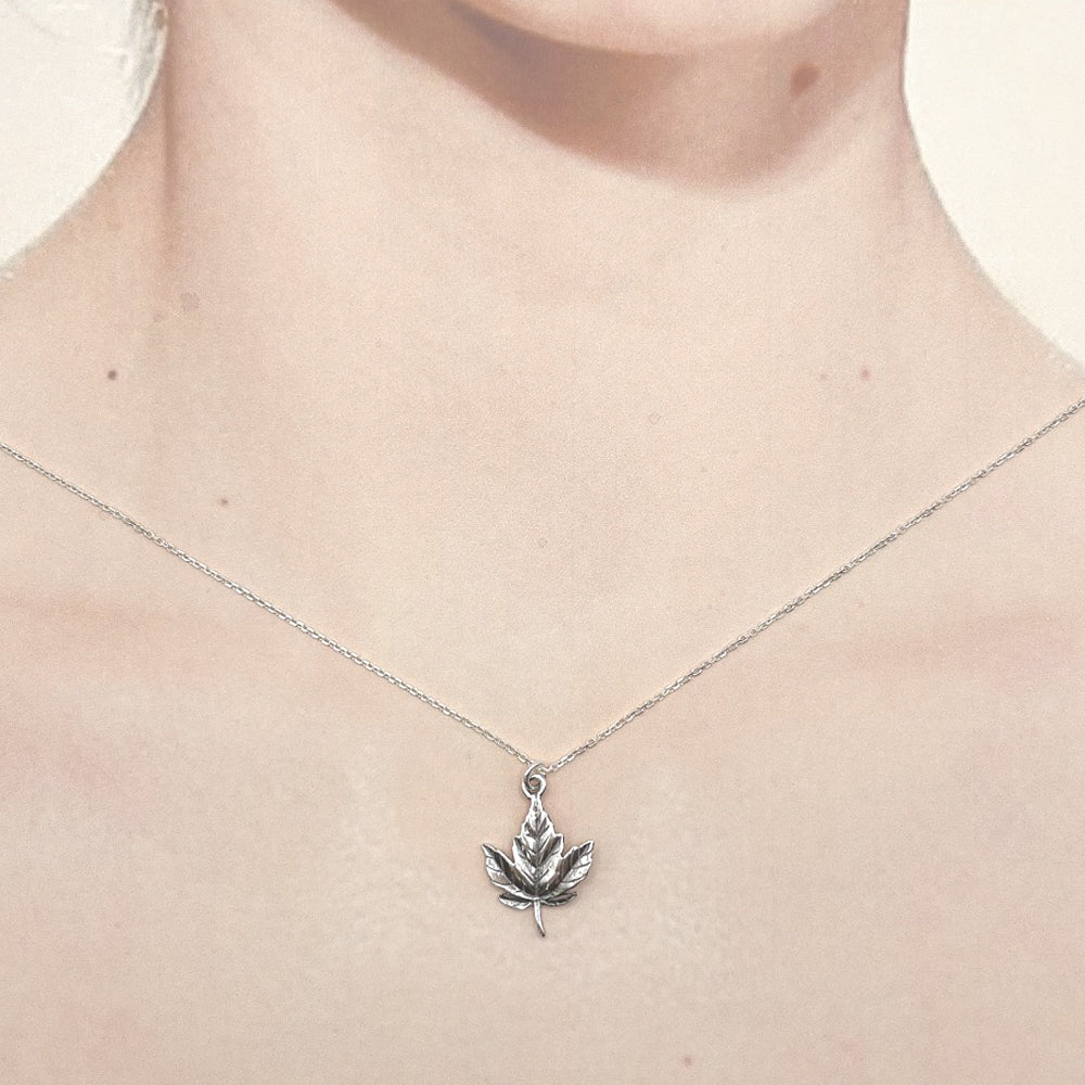 Maple leaf Necklace-1089